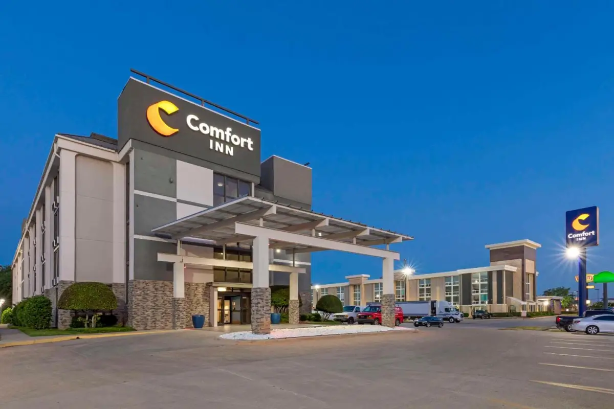 Comfort Inn Dallas North Love Field Airport Main image